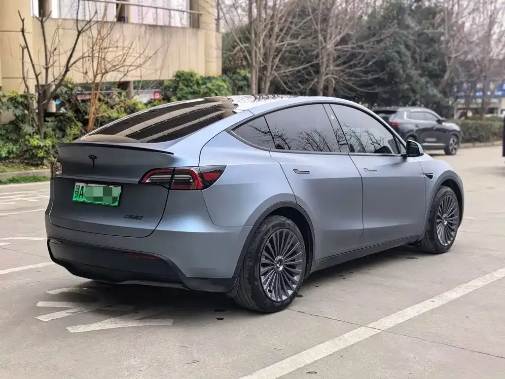 Tesla Model Y — фото 6