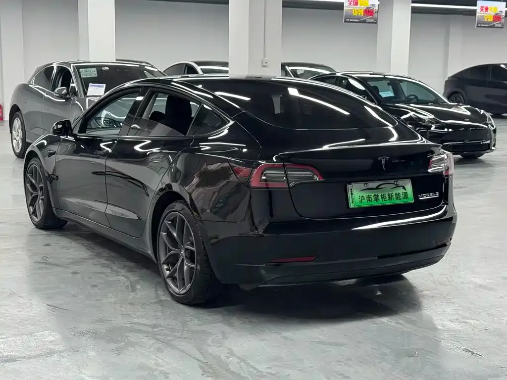 Tesla Model 3 — фото 8
