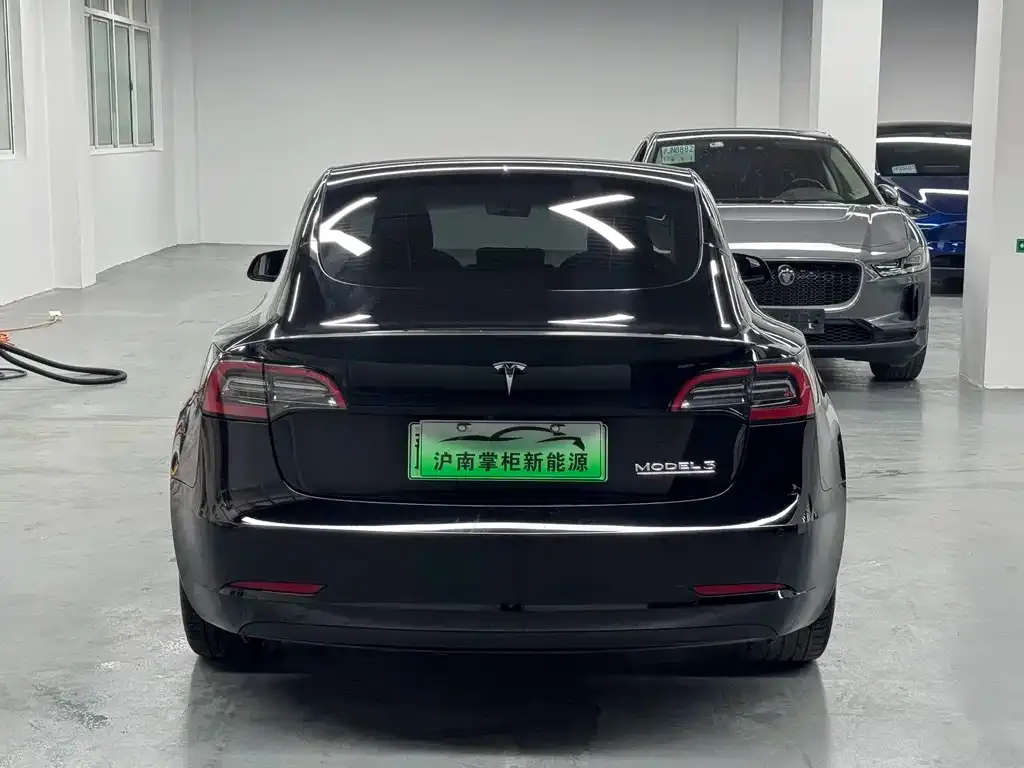 Tesla Model 3 — фото 7