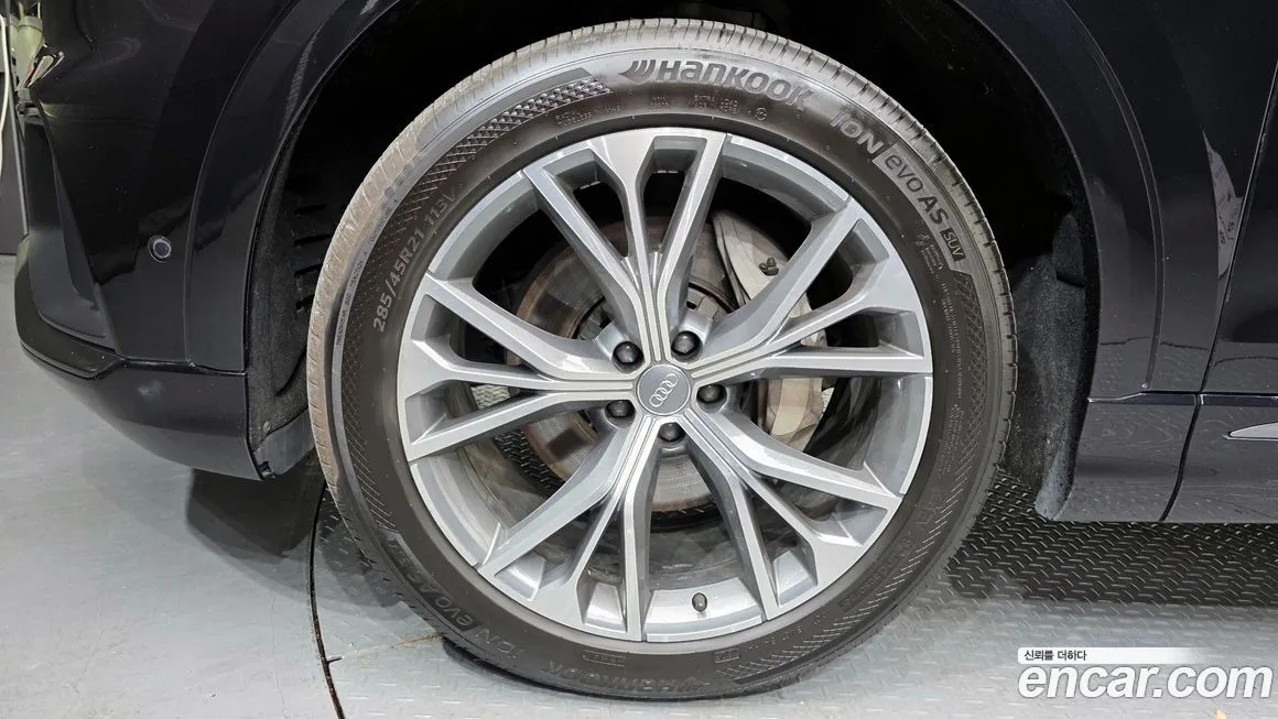 Audi Q8 2021 из KR, фото 2