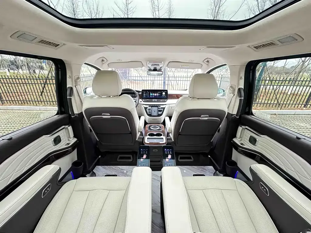 Hongqi HQ9 2022 из CN, фото 3