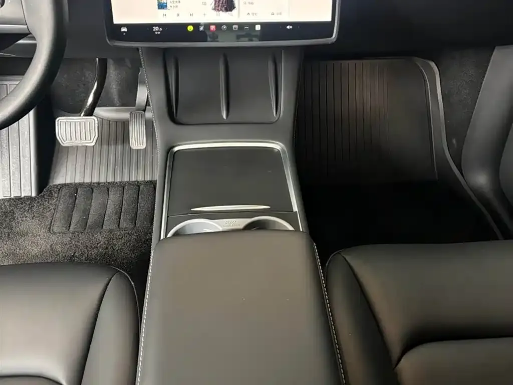 Tesla Model Y 2024 из CN, фото 3