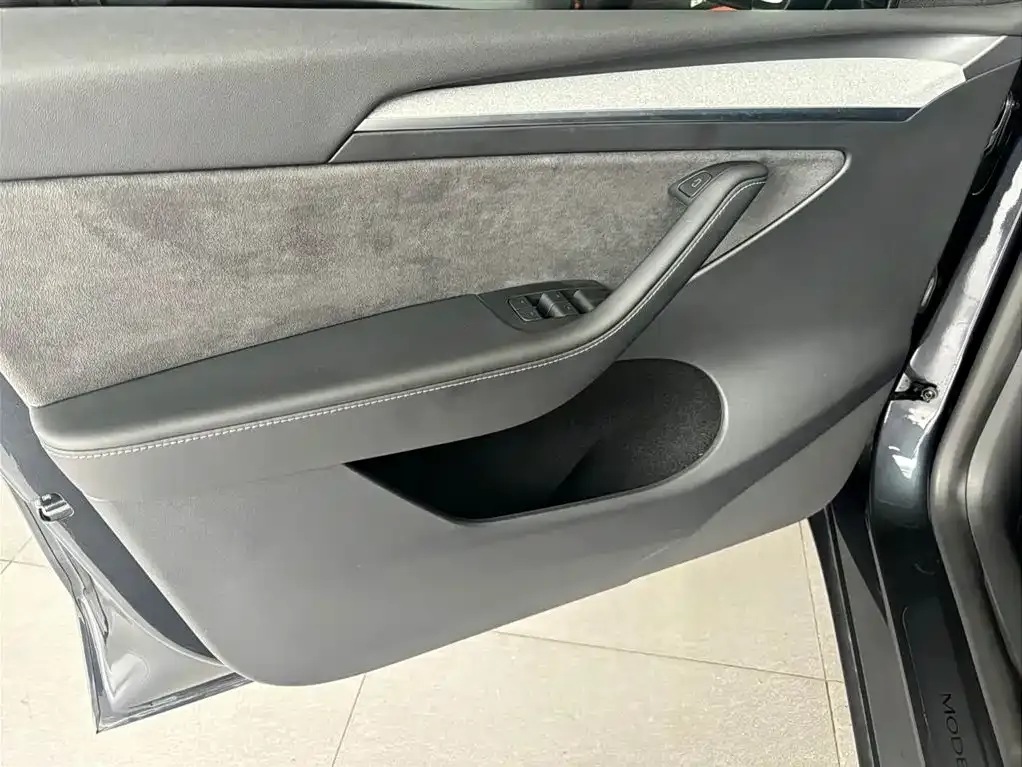 Tesla Model Y 2024 из CN, фото 9