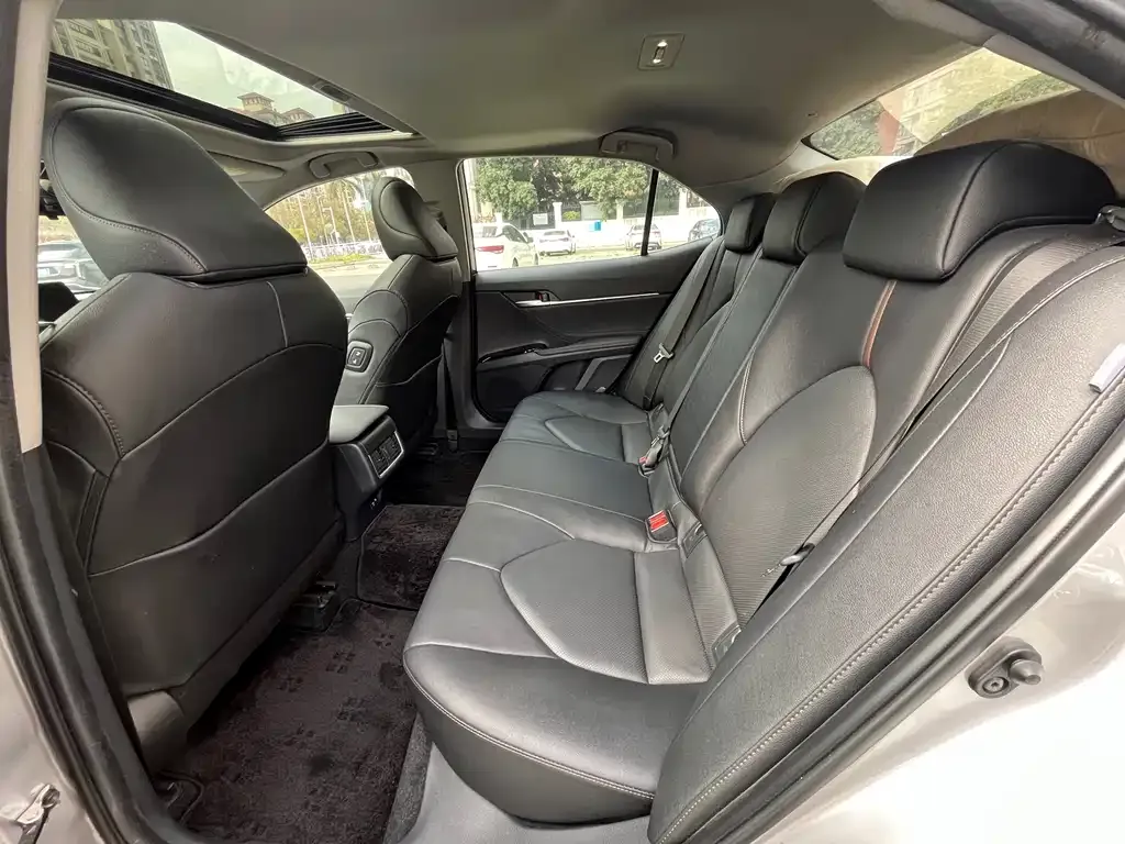 Toyota Camry 2023 из CN, фото 4