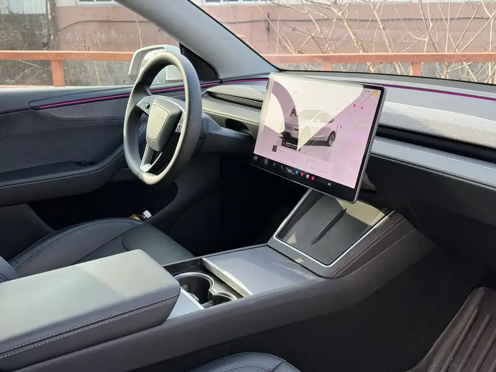 Tesla Model Y — фото 6