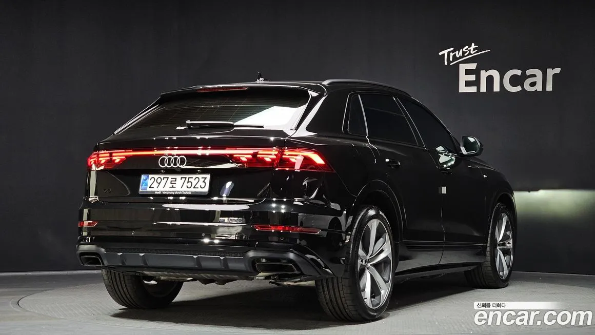 Audi Q8 — фото 4