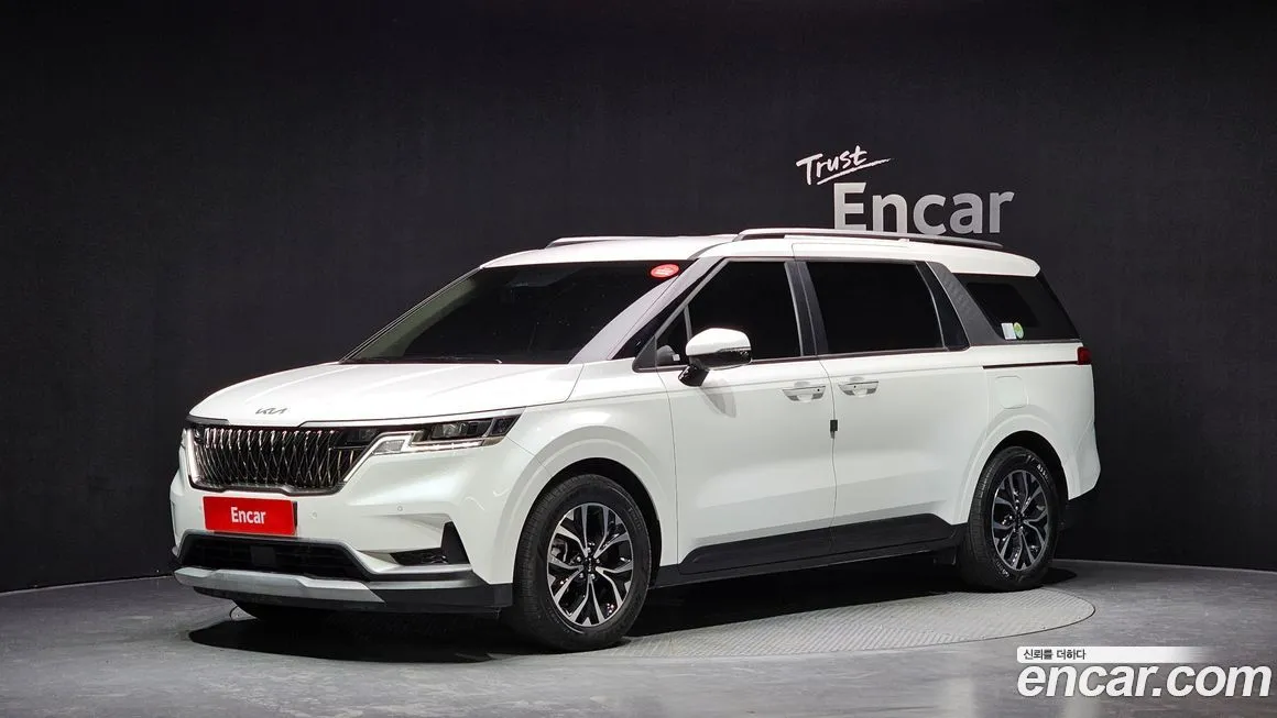 Kia Carnival — фото 1