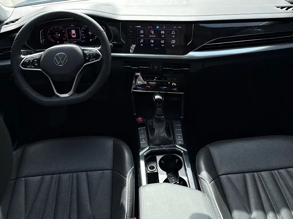 Volkswagen Passat 2023 из CN, фото 3