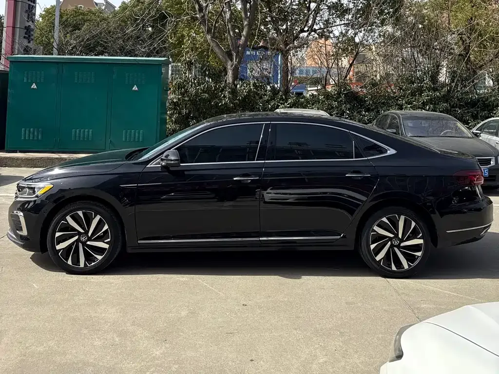 Volkswagen Passat 2023 из CN, фото 9