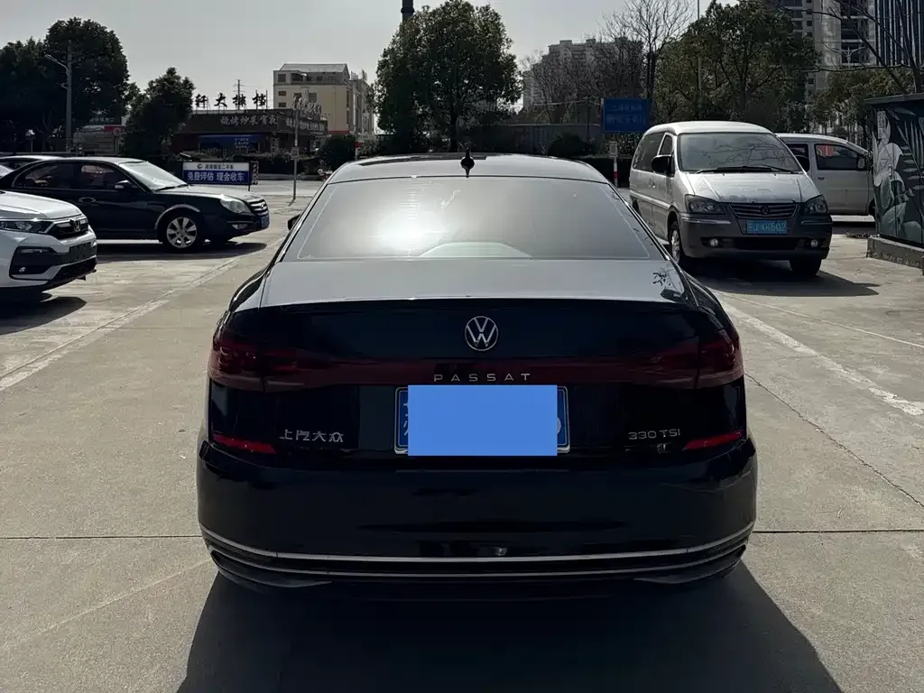 Volkswagen Passat 2023 из CN, фото 5