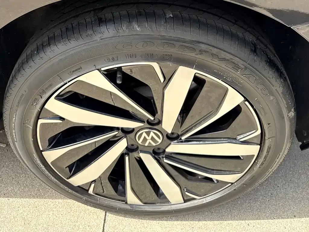 Volkswagen Passat 2023 из CN, фото 6