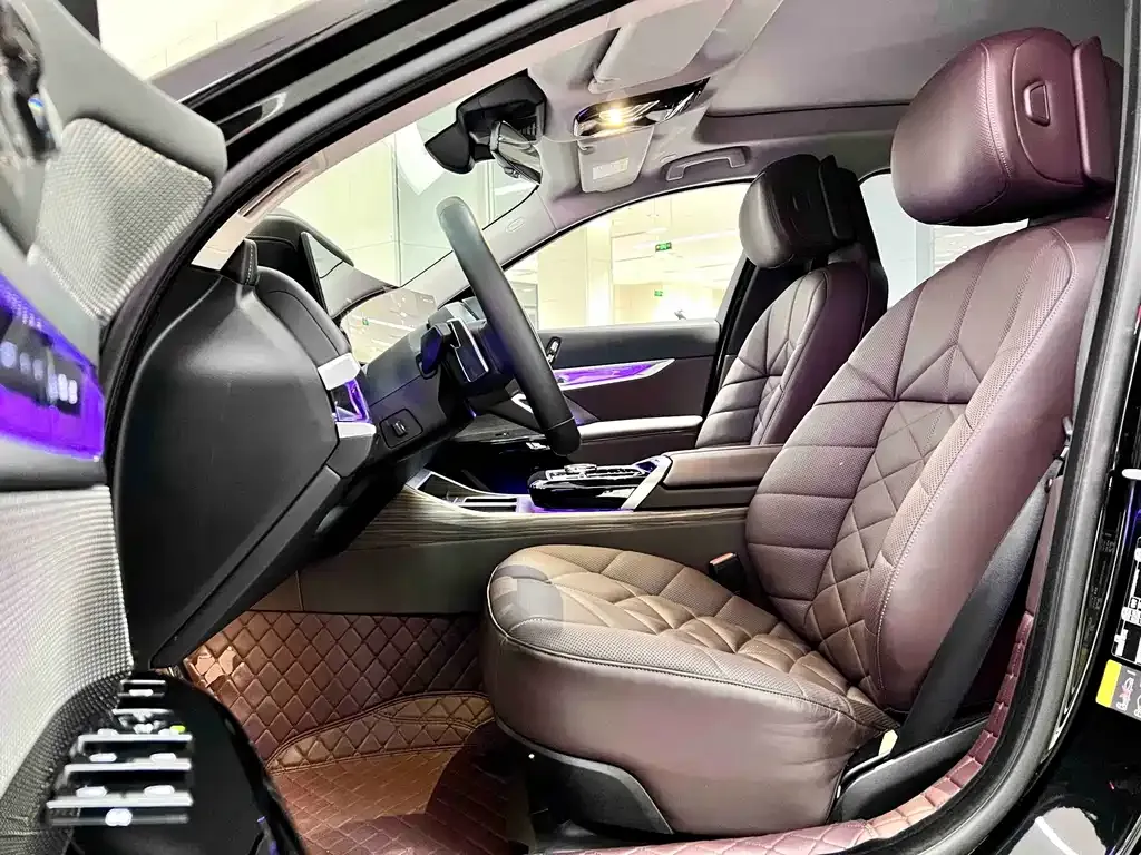 BMW i7 2024 из CN, фото 7