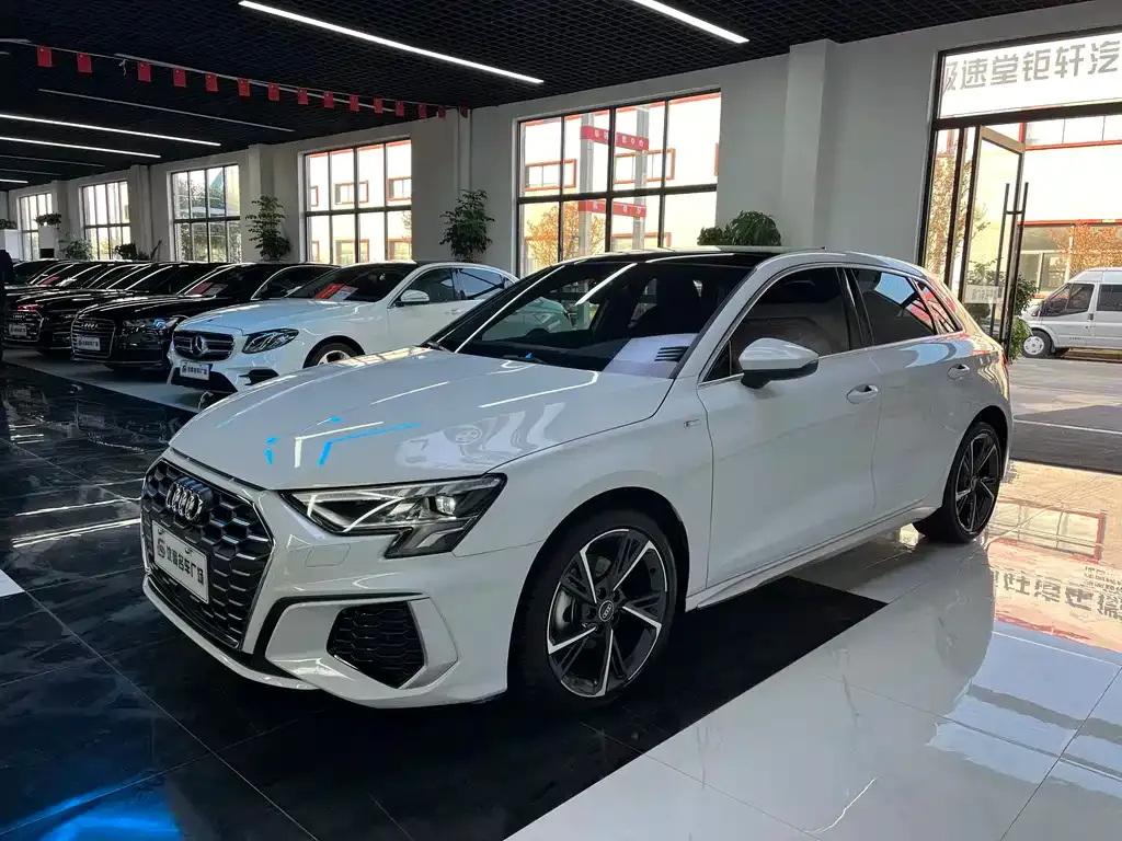 Audi A3 2024 из CN, фото 1