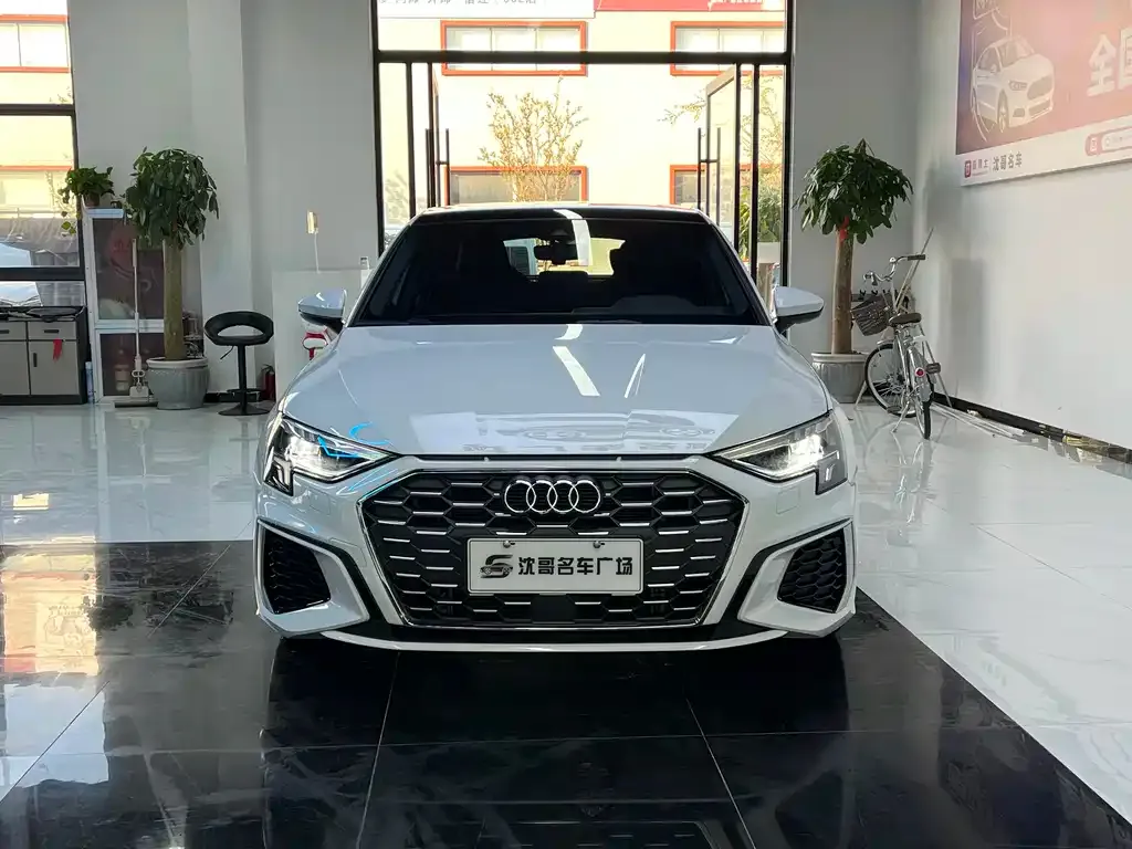 Audi A3 2024 из CN, фото 2