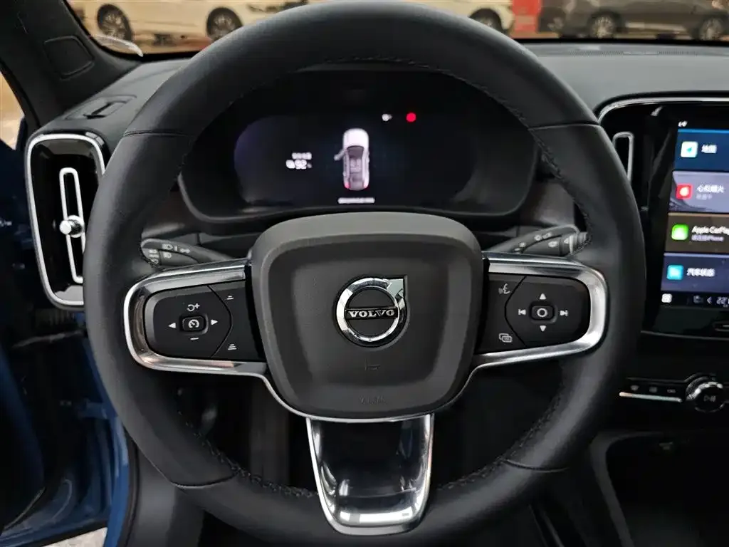 Volvo C40 2023 из CN, фото 2