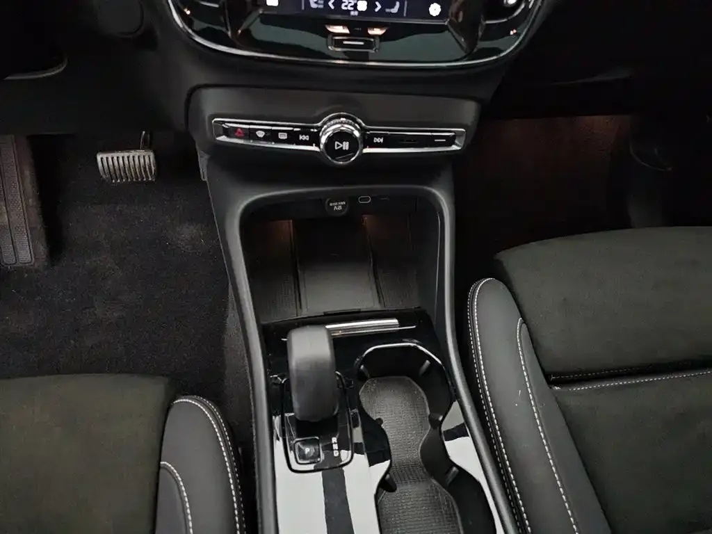 Volvo C40 2023 из CN, фото 9