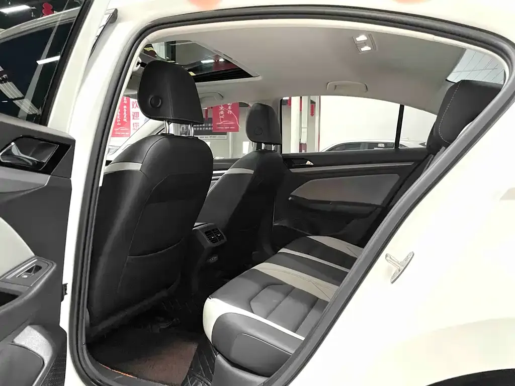 Volkswagen Bora 2022 из CN, фото 7