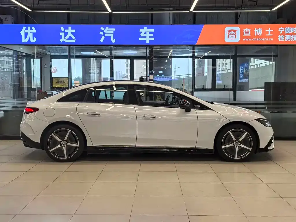 Mercedes-Benz EQE 2022 из CN, фото 8