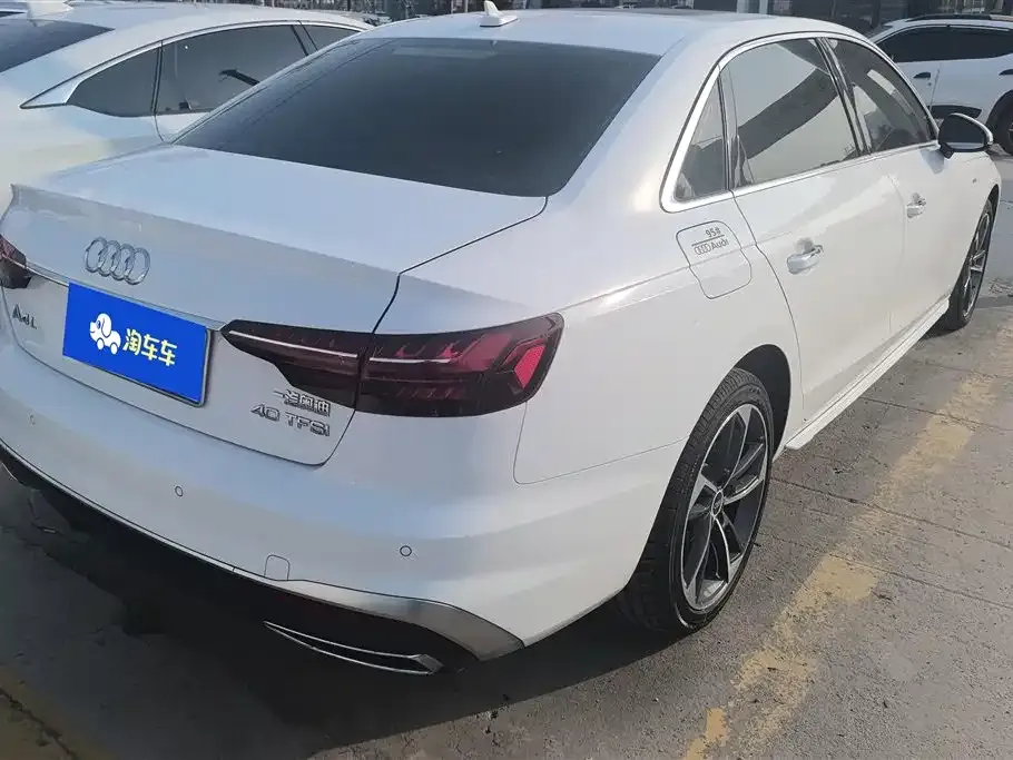 Audi A4L 2022 из CN, фото 3