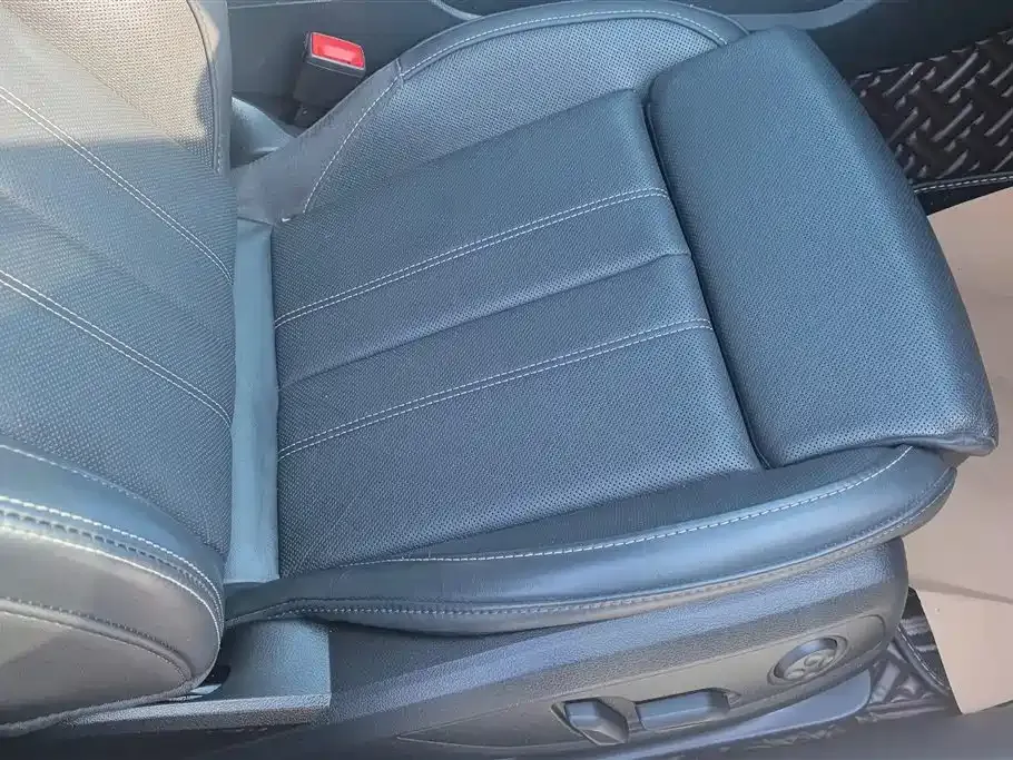 Audi A4L 2022 из CN, фото 10