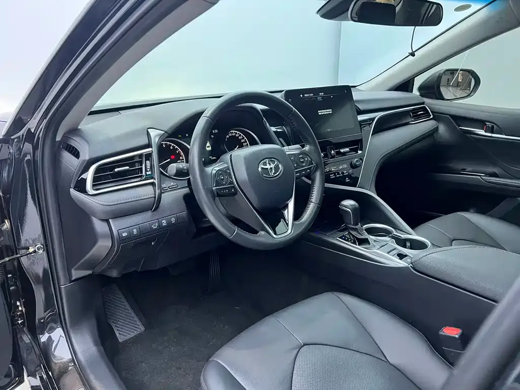 Toyota Camry 2023 из CN, фото 7