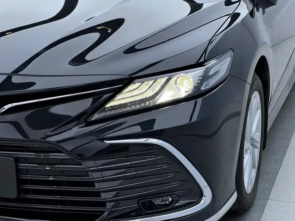 Toyota Camry 2023 из CN, фото 9