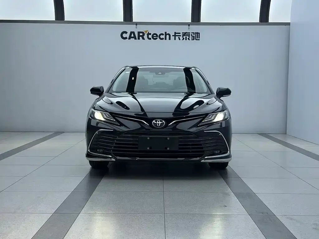 Toyota Camry 2023 из CN, фото 2