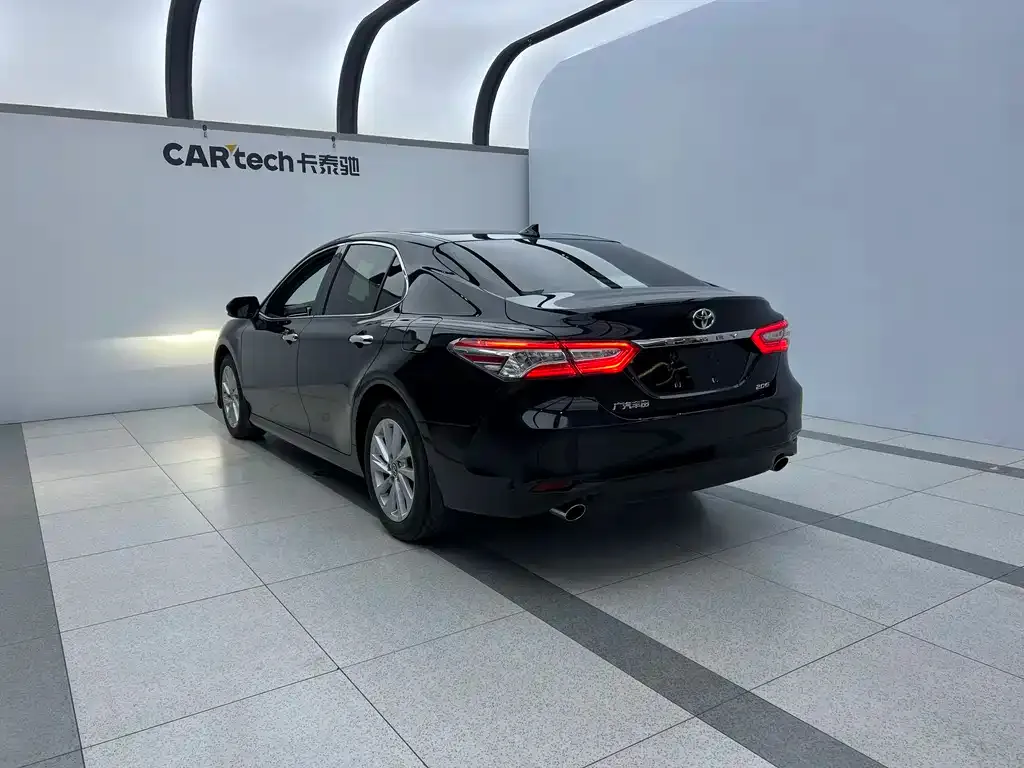 Toyota Camry 2023 из CN, фото 10