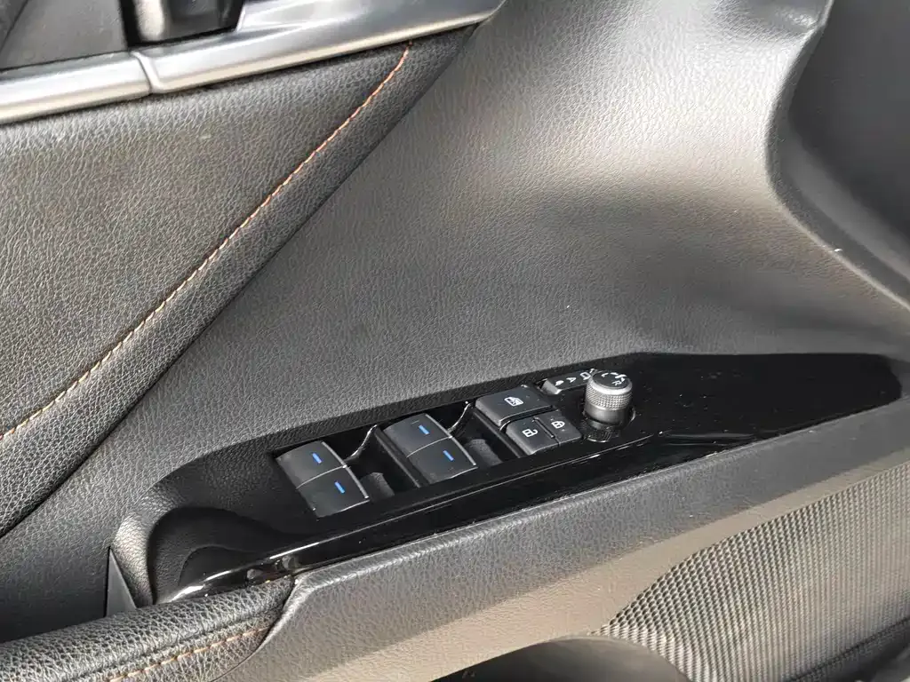 Toyota Camry 2023 из CN, фото 3