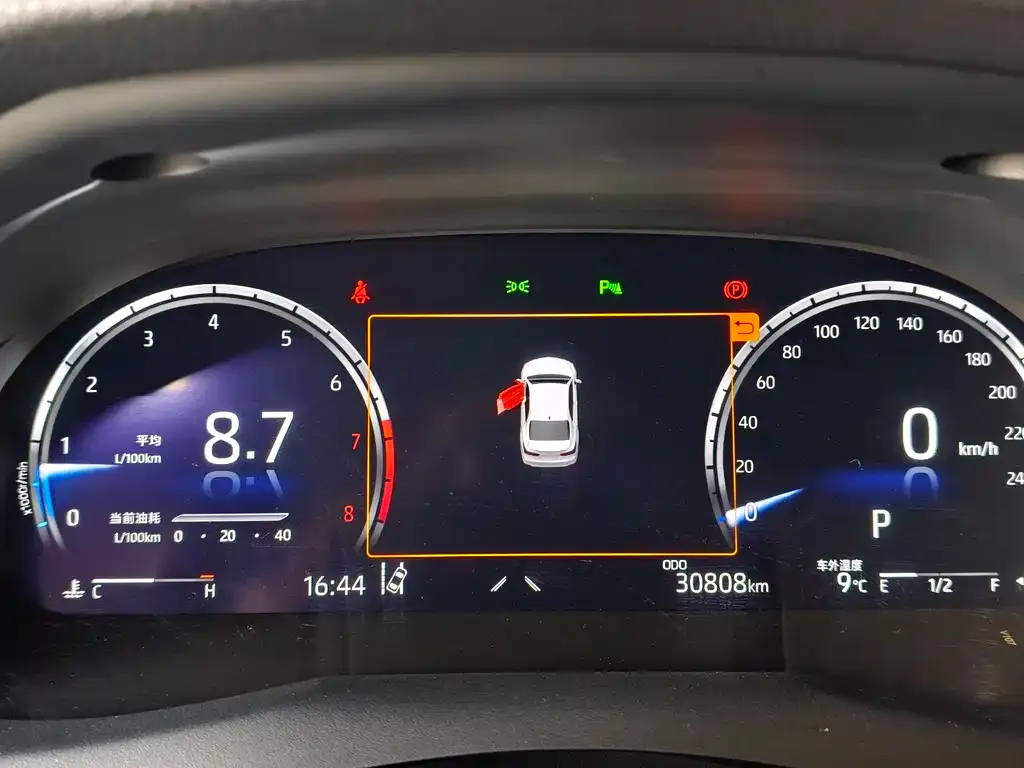 Toyota Camry 2023 из CN, фото 5
