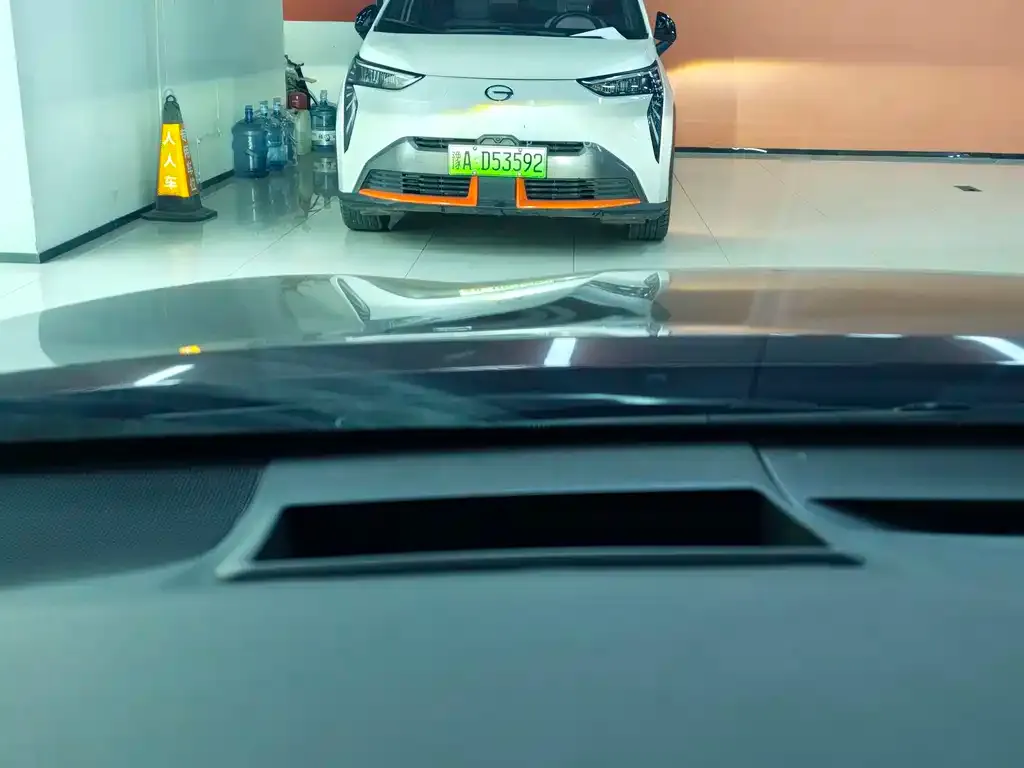 Toyota Camry 2023 из CN, фото 2