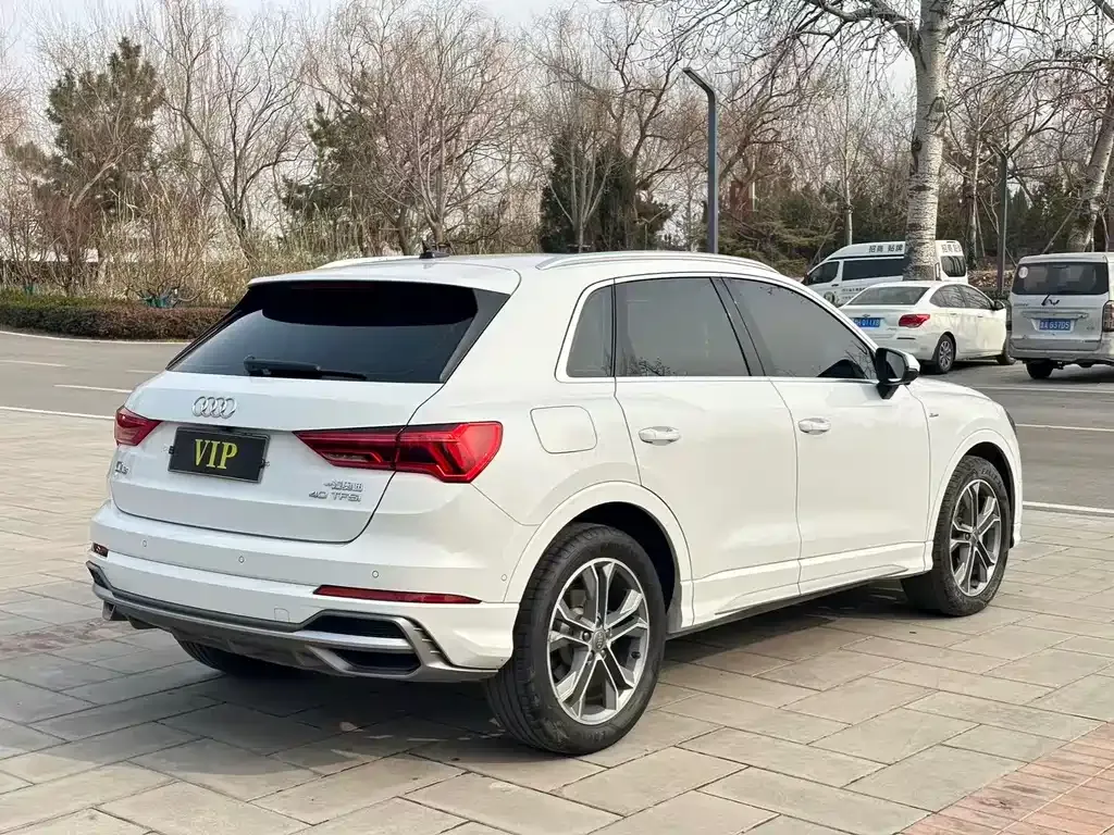 Audi Q3 — фото 8
