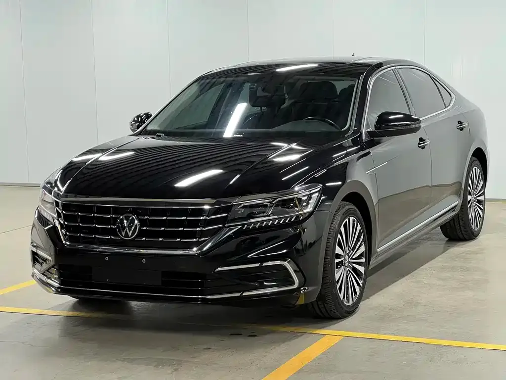 Volkswagen Passat — фото 1