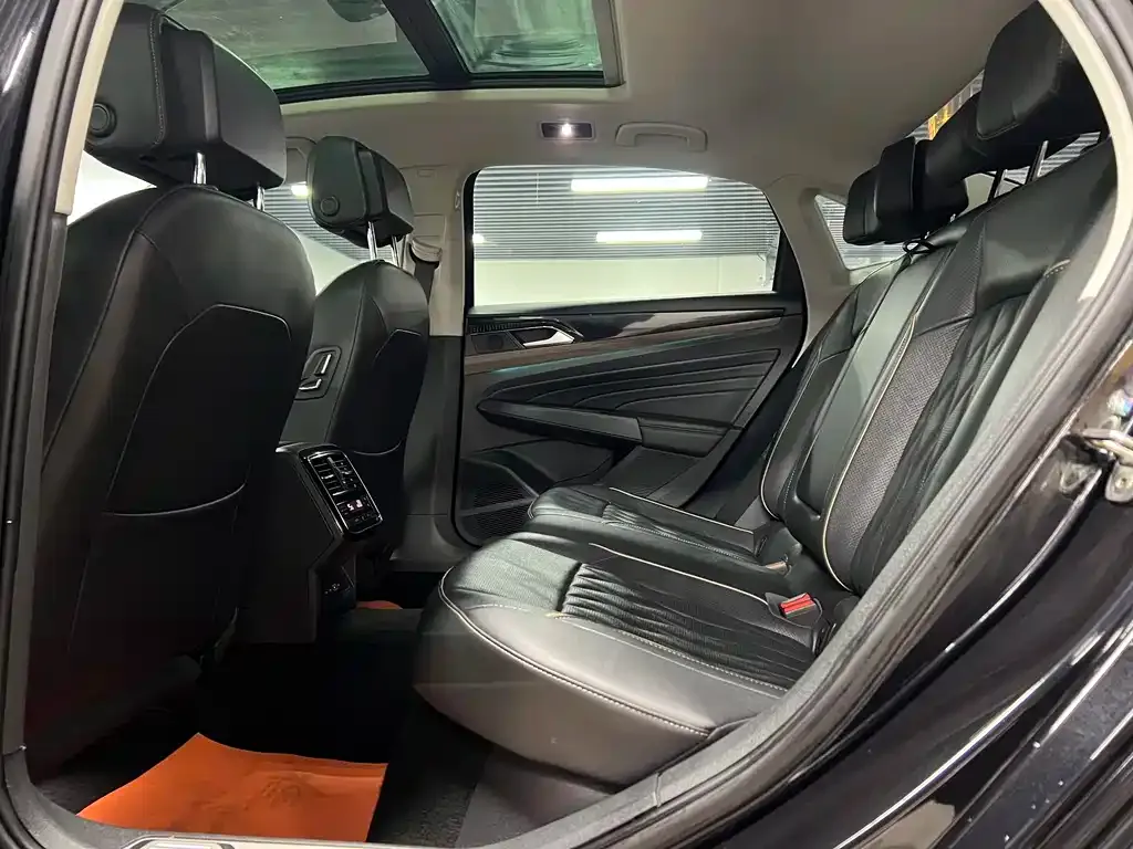 Volkswagen Passat — фото 4