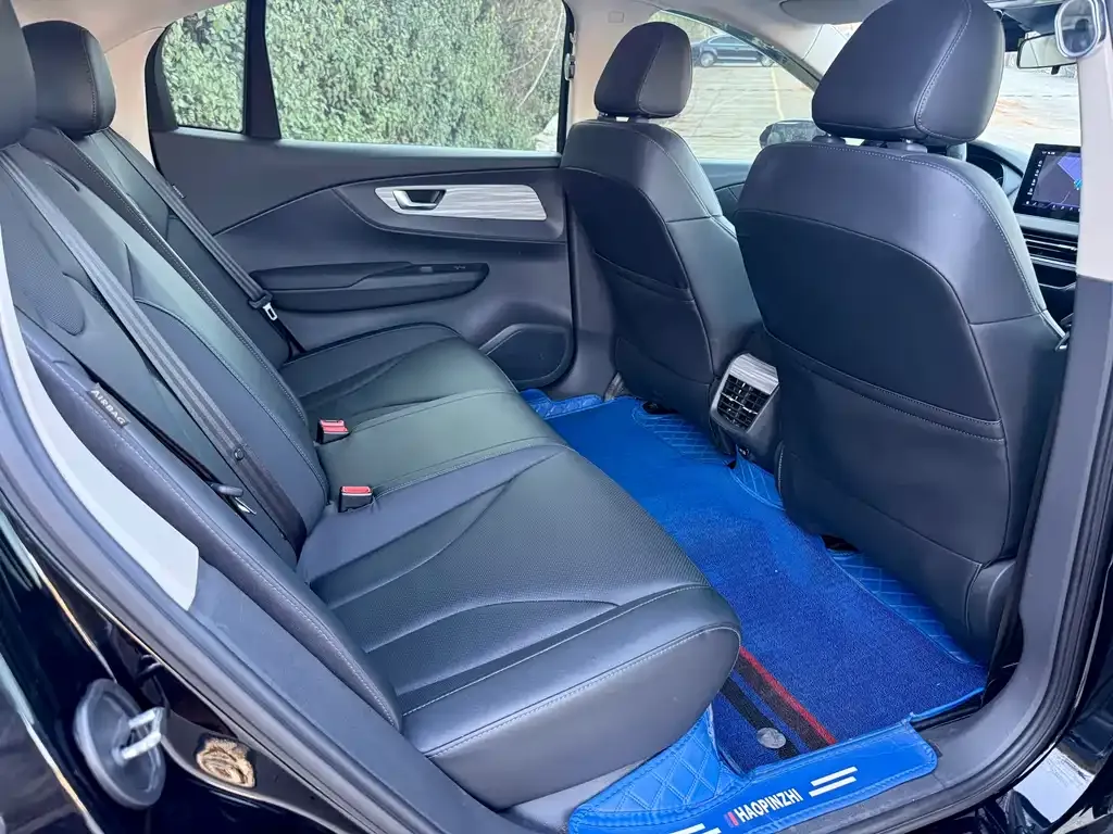 Hongqi E-QM5 2025 из CN, фото 7