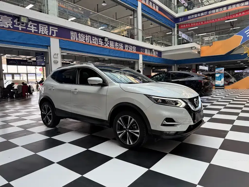 Nissan Qashqai — фото 9