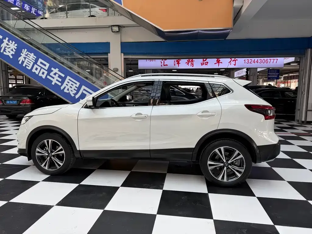 Nissan Qashqai — фото 10