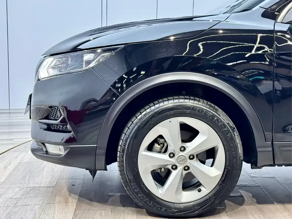 Nissan Qashqai — фото 9