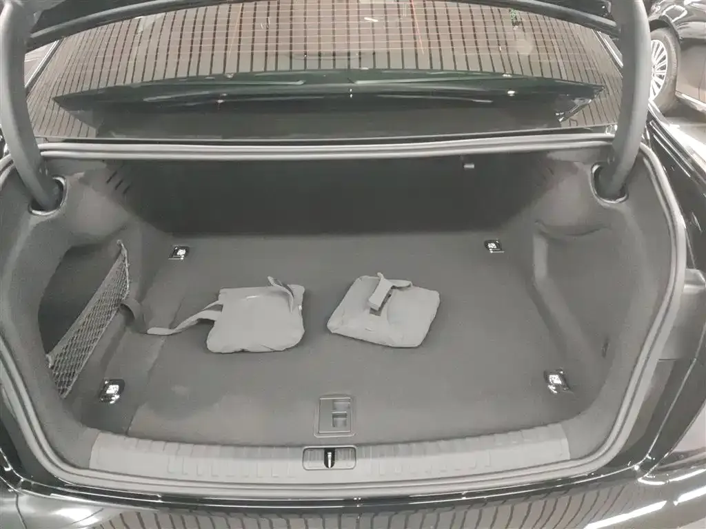 Audi A6L 2024 из CN, фото 9