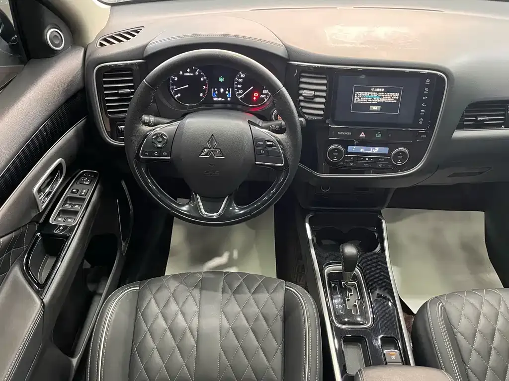 Mitsubishi Outlander 2022 из CN, фото 9