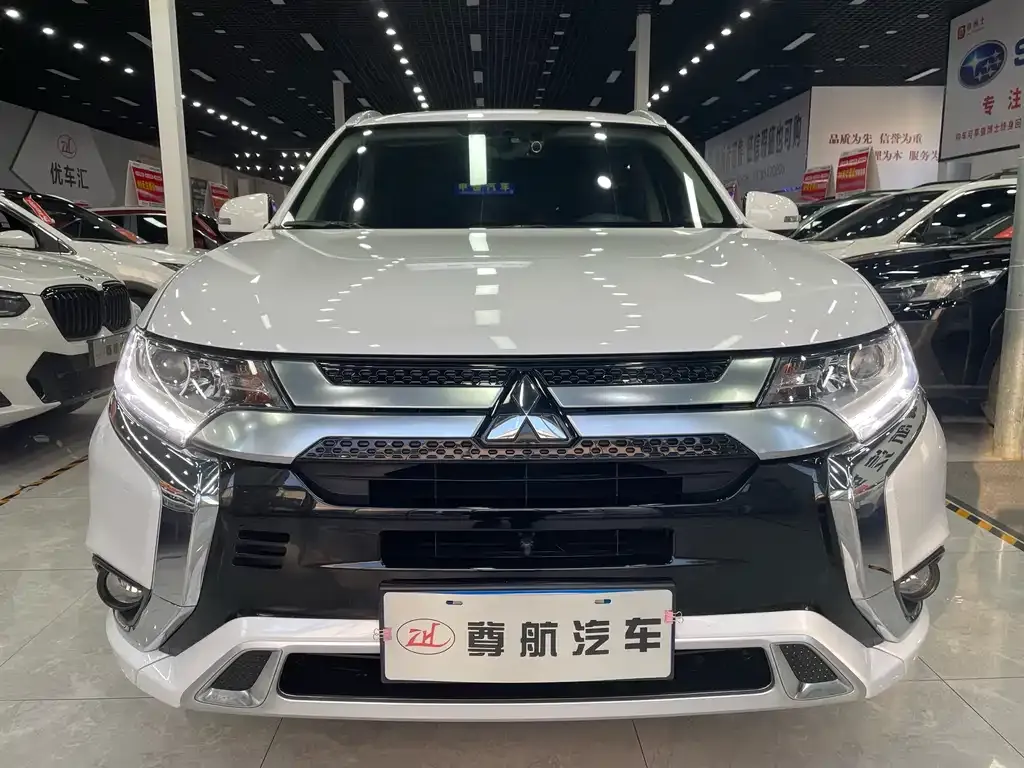 Mitsubishi Outlander 2022 из CN, фото 10