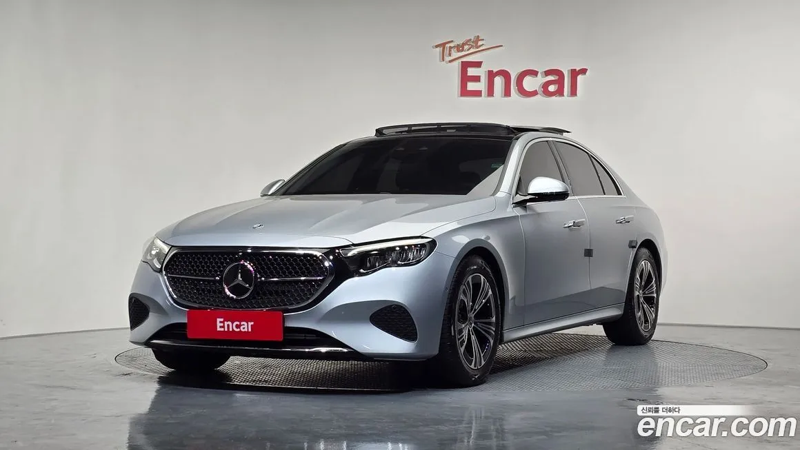 Mercedes-Benz E-Class — фото 1