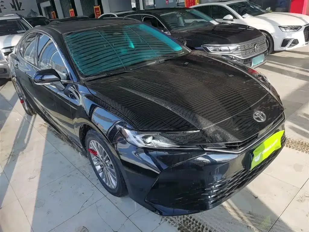 Toyota Camry — фото 10
