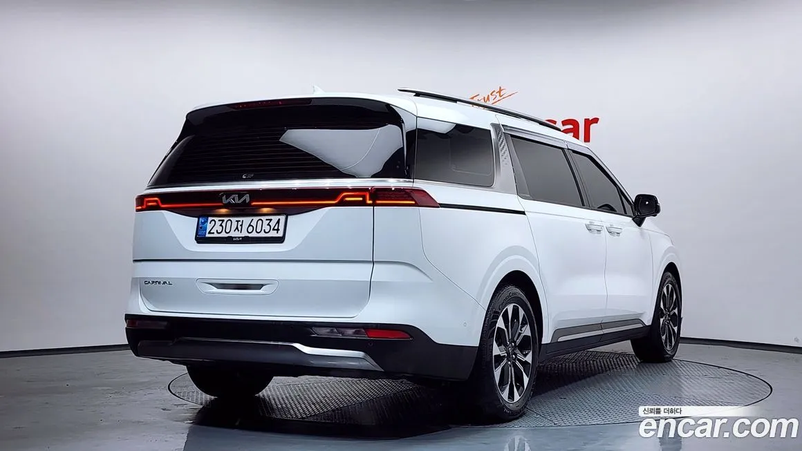 Kia Carnival — фото 2