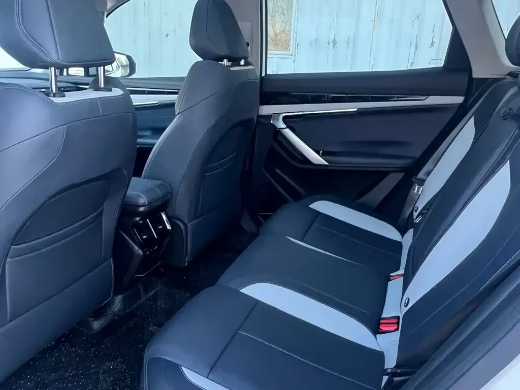 Geely Boyue L 2024 из CN, фото 2