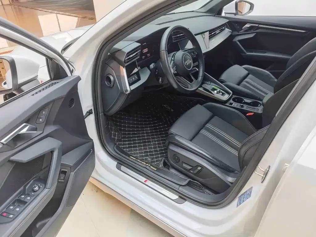 Audi A3 2023 из CN, фото 10