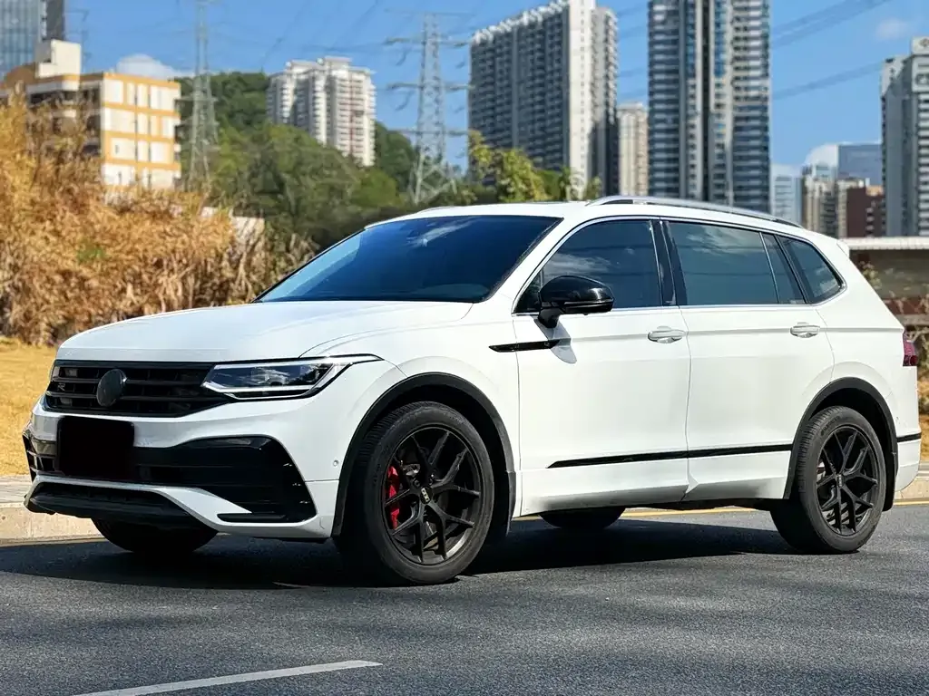 Volkswagen Tiguan L 2023 из CN, фото 1