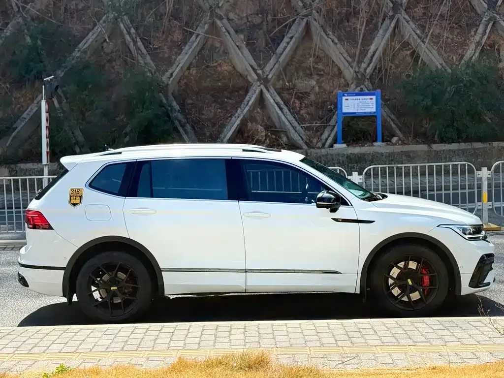 Volkswagen Tiguan L 2023 из CN, фото 7