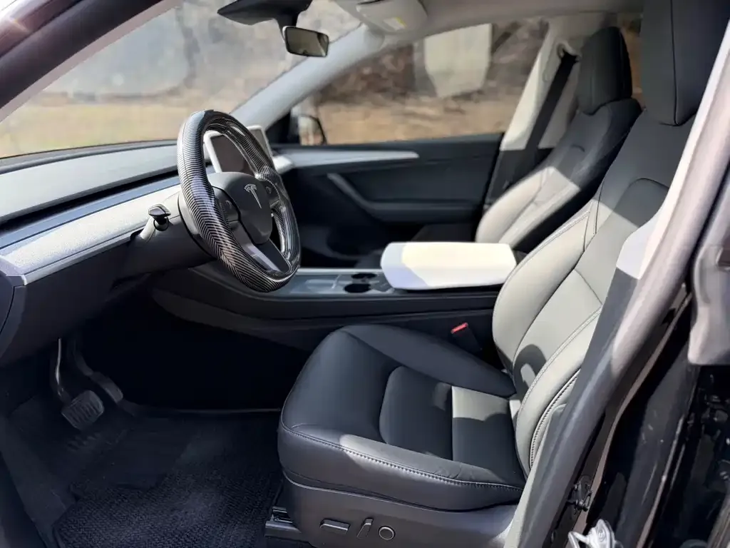 Tesla Model Y — фото 7