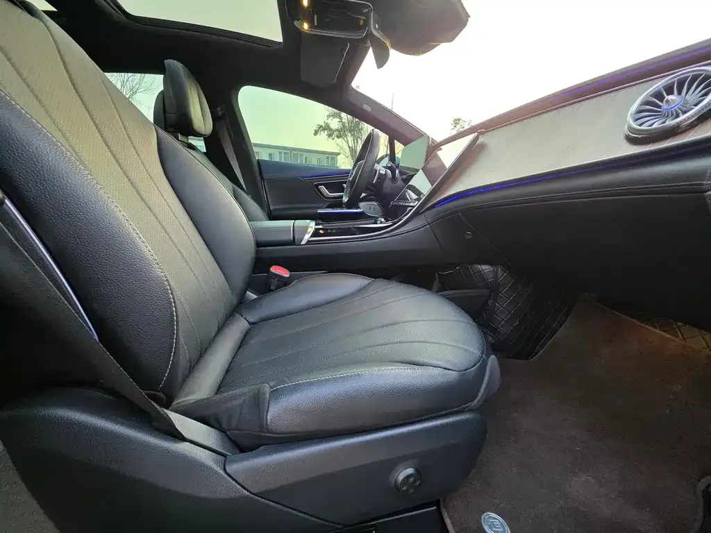 Mercedes-Benz EQE 2024 из CN, фото 2